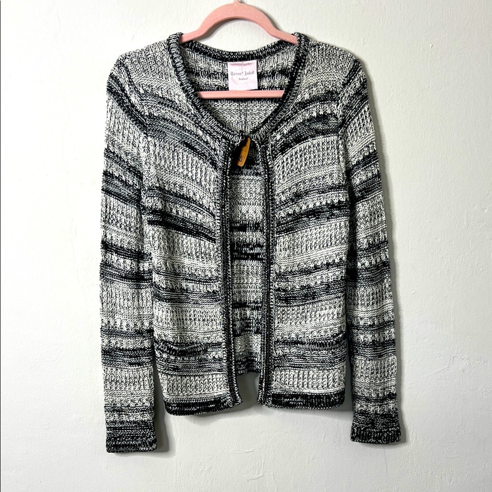 Romeo & Juliet Couture Black Gray Knit Cardigan Sweater Medium Open Front Boho
